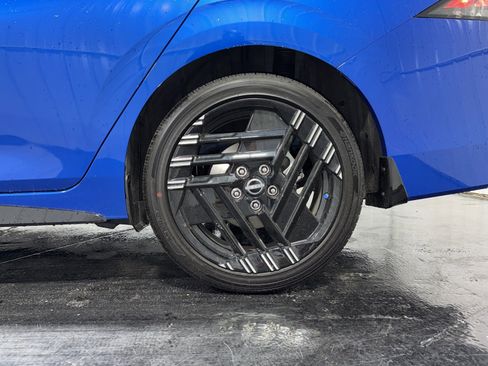 Used 2026 Nissan Sentra SR w/ Floor Mat Package image 7