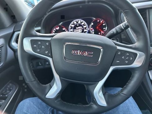 Certified 2023 GMC Acadia SLT w/ Technology Package image 39