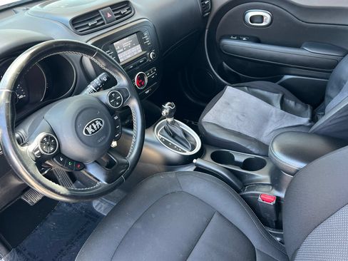 Used 2017 Kia Soul + w/ Designer's Package FWD image 11