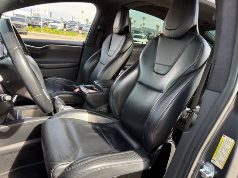 Used 2017 Tesla Model X 75D image 5