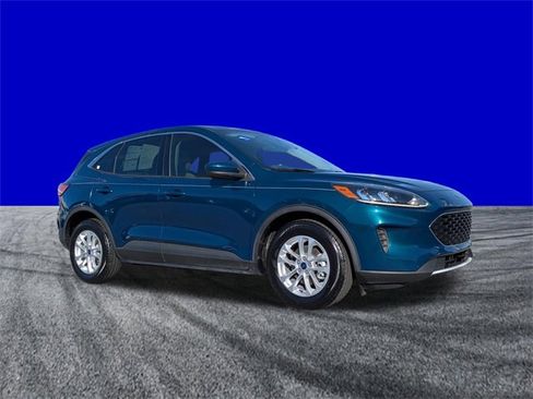 Certified 2020 Ford Escape SE image 2