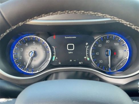 New 2026 Chrysler Pacifica Select image 18