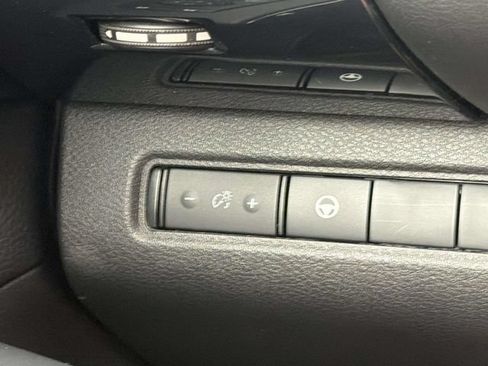 Certified 2024 Nissan Pathfinder SV FWD image 23
