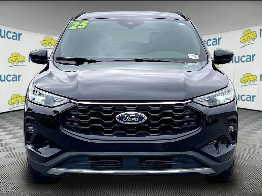 Used 2025 Ford Escape ST-Line Select AWD/4WD image 2