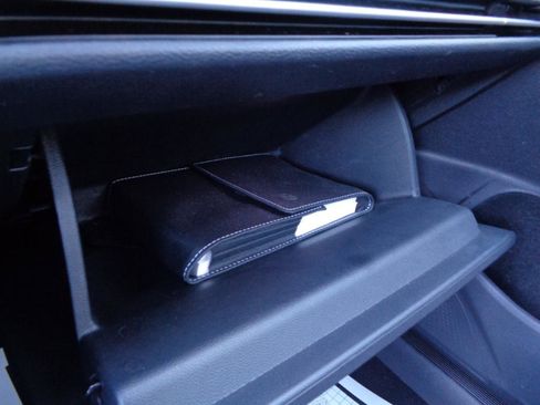 Used 2022 Volkswagen Golf R 2.0T Manual image 20