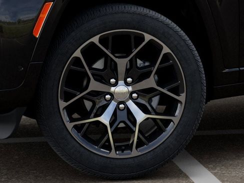 New 2026 Jeep Grand Cherokee Summit image 8