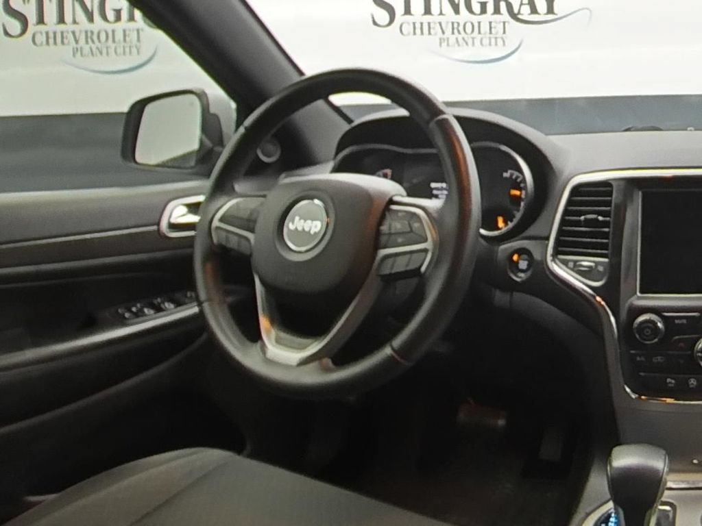 Used 2018 Jeep Grand Cherokee Laredo RWD image 16