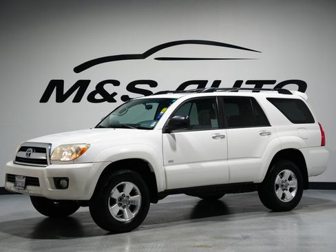 Used 2008 Toyota 4Runner SR5 image 4