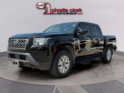 Certified 2022 Nissan Frontier SV w/ Technology Package AWD/4WD image 2