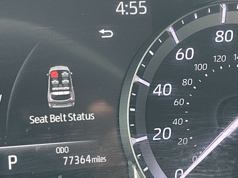 Used 2022 Toyota Highlander XLE FWD image 31