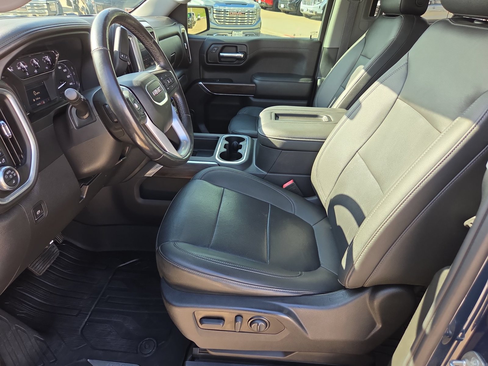 Used 2022 GMC Sierra 1500 SLT AWD/4WD image 18