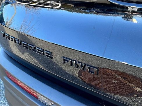 Used 2024 Chevrolet Traverse LS w/ Midnight/Sport Edition image 8