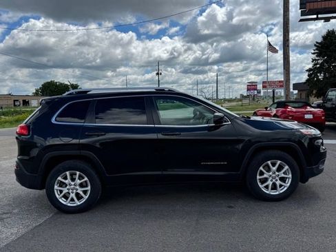Used 2015 Jeep Cherokee Latitude w/ Cold Weather Group AWD/4WD image 33