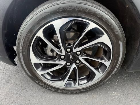 Used 2022 Chevrolet Bolt EUV Premier w/ Sun & Sound Package FWD image 23
