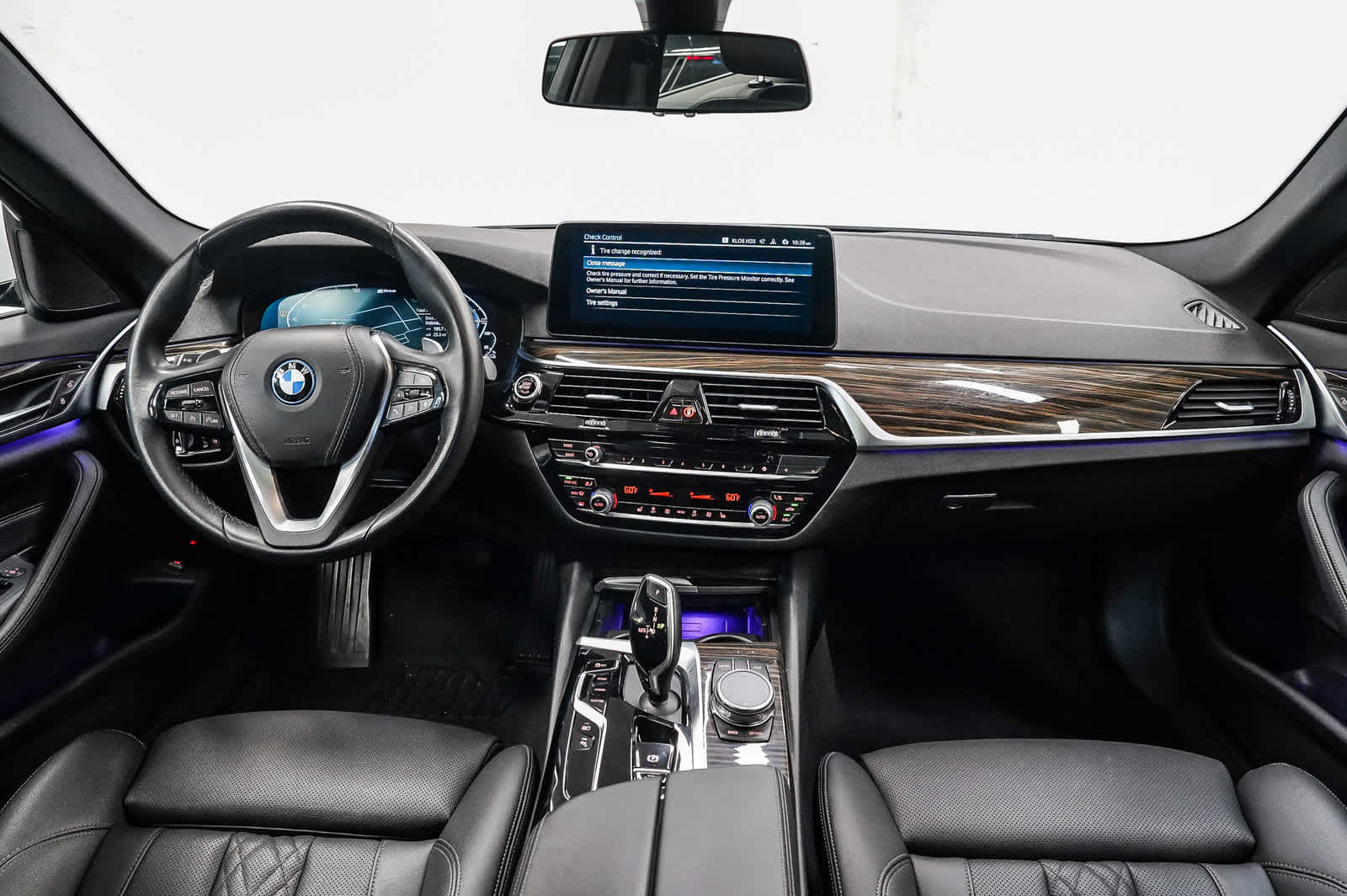 Used 2023 BMW 530e w/ Convenience Package RWD image 12