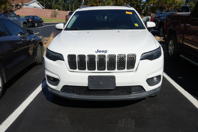 Used 2019 Jeep Cherokee Latitude Plus w/ Cold Weather Group AWD/4WD image 5