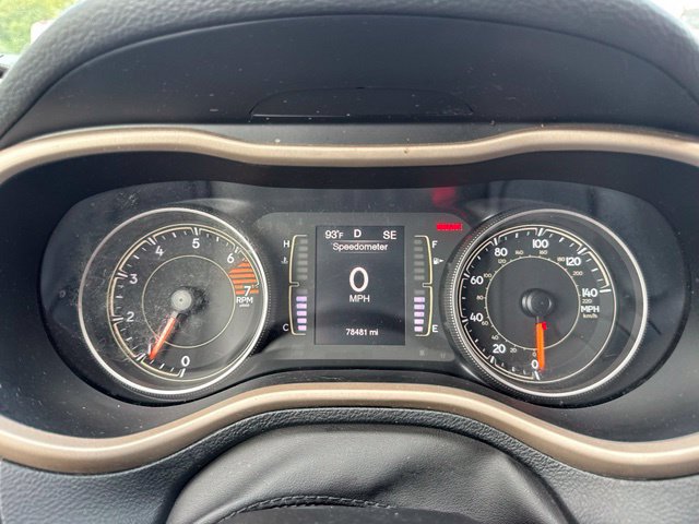 Used 2017 Jeep Cherokee Sport FWD image 32