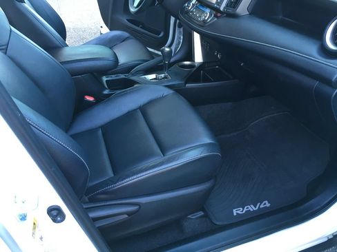 Used 2015 Toyota RAV4 Limited w/ Technology Package AWD/4WD image 29