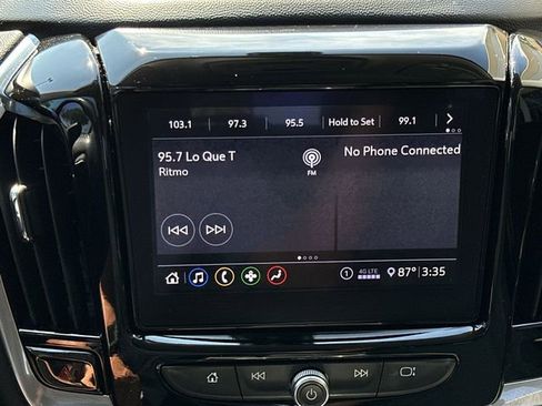 Used 2020 Chevrolet Traverse LT image 24