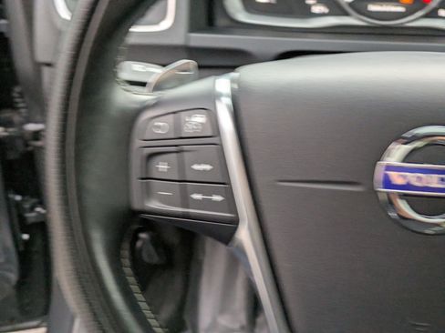 Used 2017 Volvo V60 T6 R-Design Platinum image 17