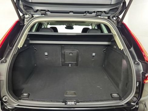 Used 2026 Volvo XC60 B5 Core AWD/4WD image 38