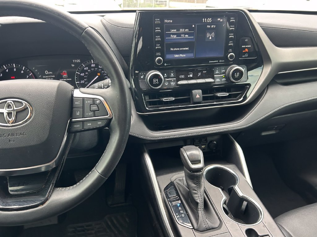 Used 2020 Toyota Highlander XLE FWD image 19