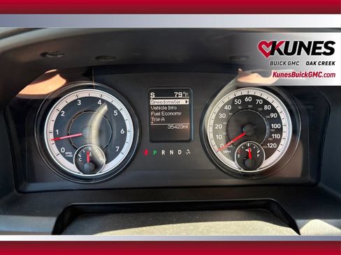 Used 2022 RAM 1500 Classic SLT AWD/4WD image 14