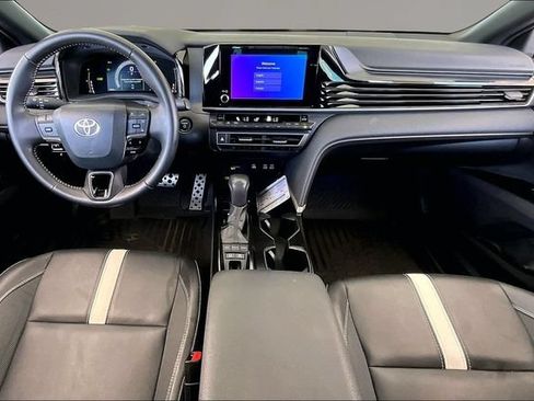 Used 2025 Toyota Camry SE FWD image 7