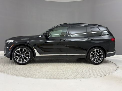 Used 2022 BMW X7 xDrive40i w/ Premium Package AWD/4WD image 2