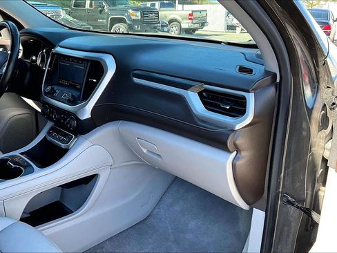 Used 2020 GMC Acadia SLT FWD image 16