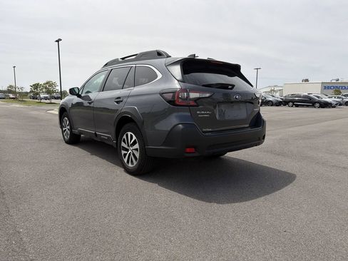 Used 2024 Subaru Outback Premium AWD/4WD image 3