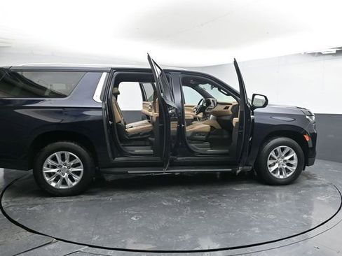 Used 2024 Chevrolet Suburban Premier image 33