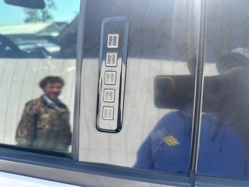 Used 2018 Ford F150 XLT w/ Equipment Group 301A Mid AWD/4WD image 10