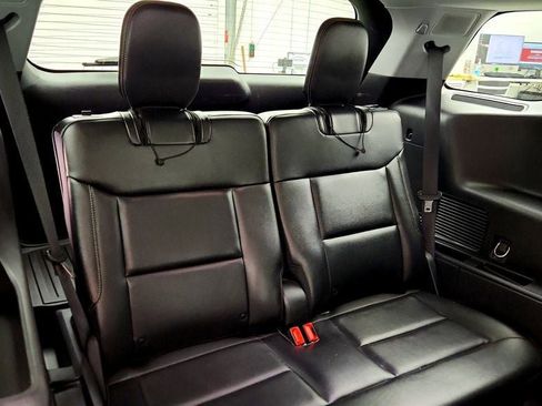 Used 2022 Ford Explorer Limited w/ Equipment Group 301A image 23