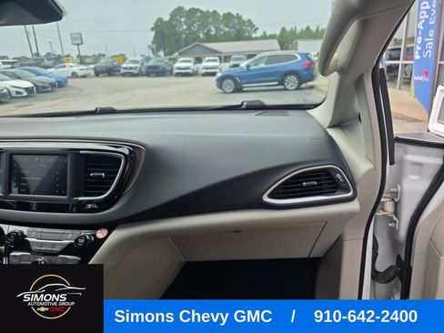 Used 2023 Chrysler Voyager LX FWD image 56