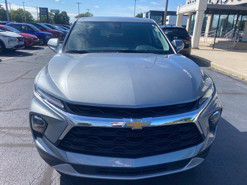 Used 2024 Chevrolet Blazer LT FWD image 3