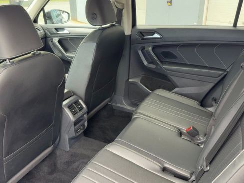 Used 2022 Volkswagen Tiguan SE AWD/4WD image 10