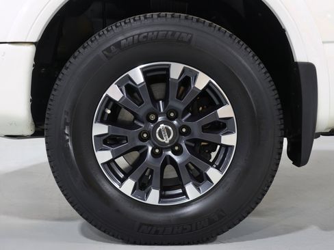 Used 2017 Nissan Titan PRO-4X w/ Pro-4x Convenience Package image 36