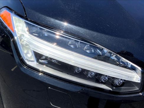 Certified 2023 Volvo XC90 B6 Plus w/ Protection Package image 25