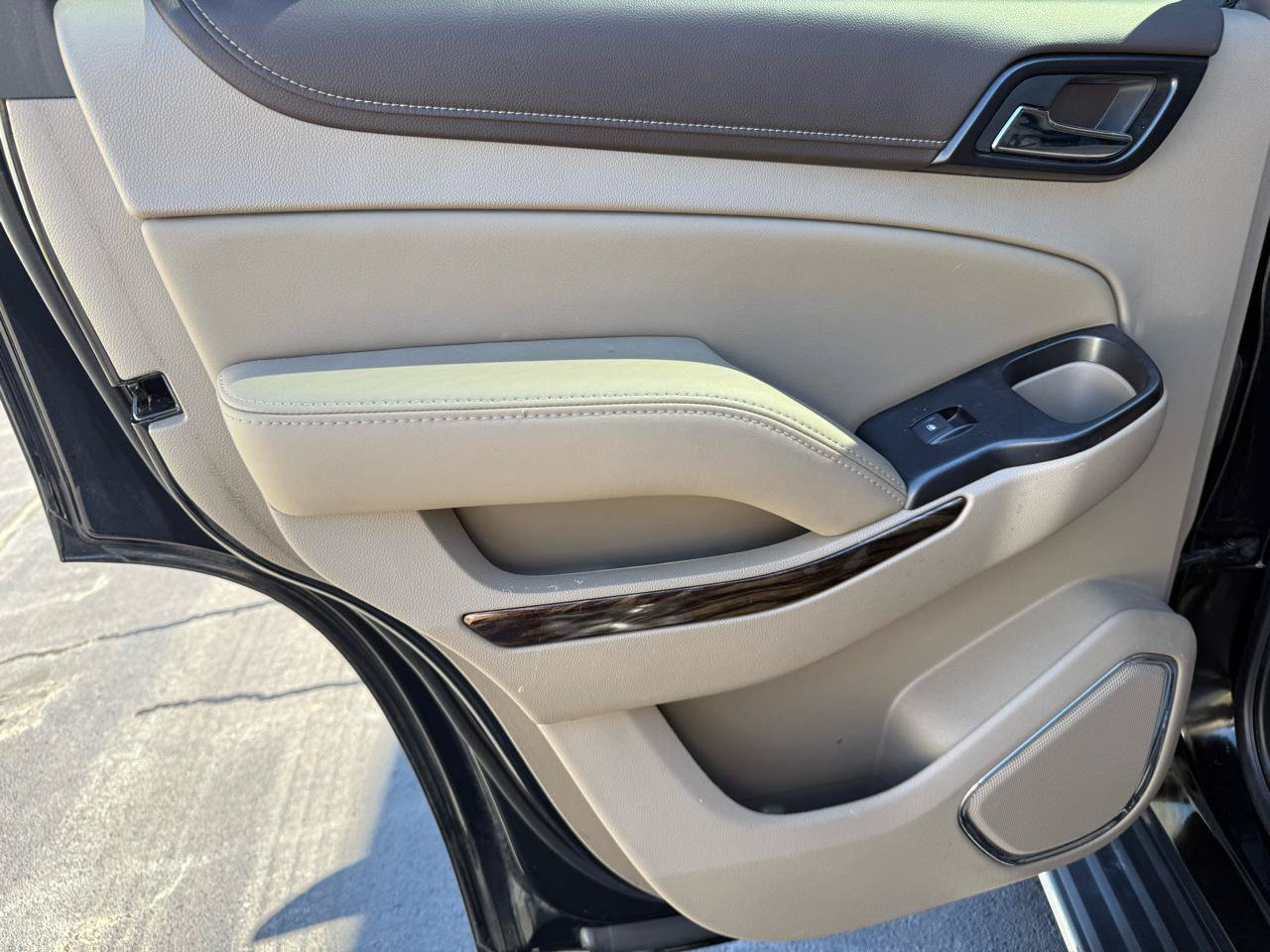 Used 2019 GMC Yukon SLT w/ Premium Edition AWD/4WD image 10