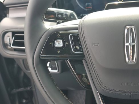 New 2026 Lincoln Aviator AWD image 16