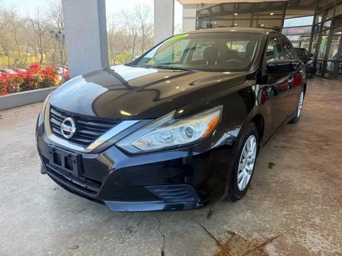 Used 2016 Nissan Altima 2.5 S w/ Power Driver Seat Package image 3