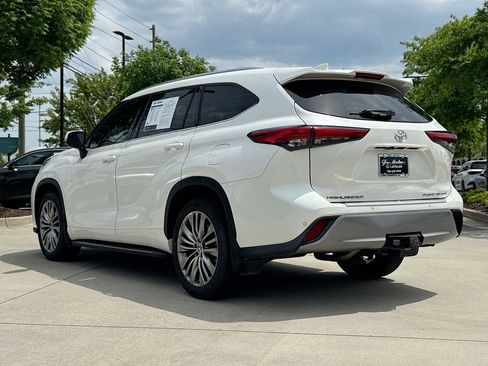 Used 2021 Toyota Highlander Platinum image 6