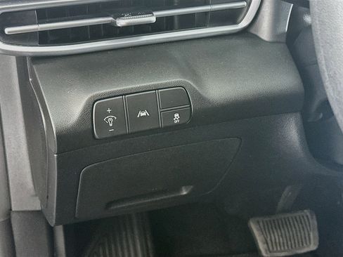Used 2023 Hyundai Elantra SEL FWD image 17
