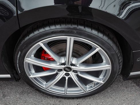 Used 2023 Audi S8 w/ S8 Comfort Plus Package AWD/4WD image 7