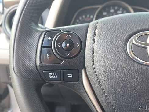 Used 2014 Toyota RAV4 LE image 23