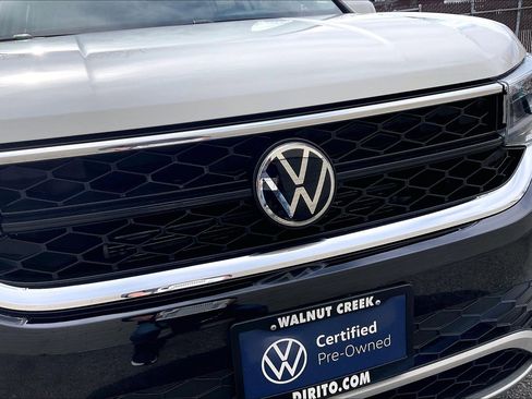 Certified 2022 Volkswagen Taos SE image 30