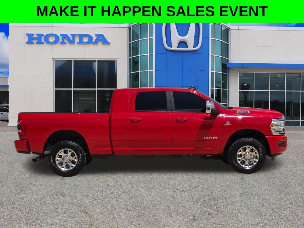 Used 2024 RAM 2500 Laramie AWD/4WD image 2
