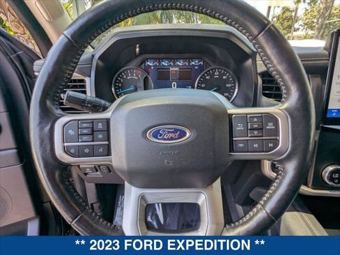 Used 2023 Ford Expedition Max XLT image 13