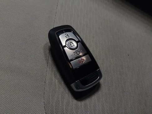 Used 2020 Ford Fusion SE w/ Equipment Group 151A image 32